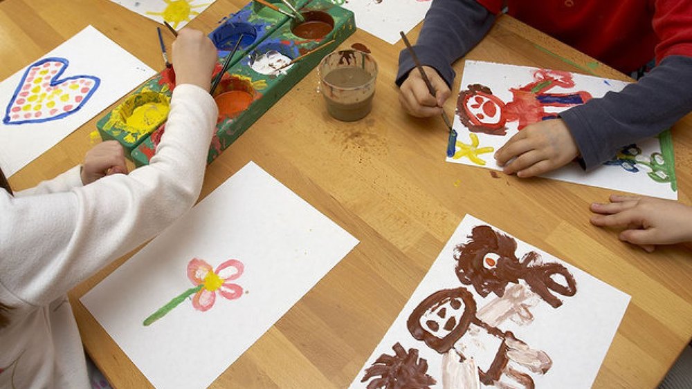 preschool students painting